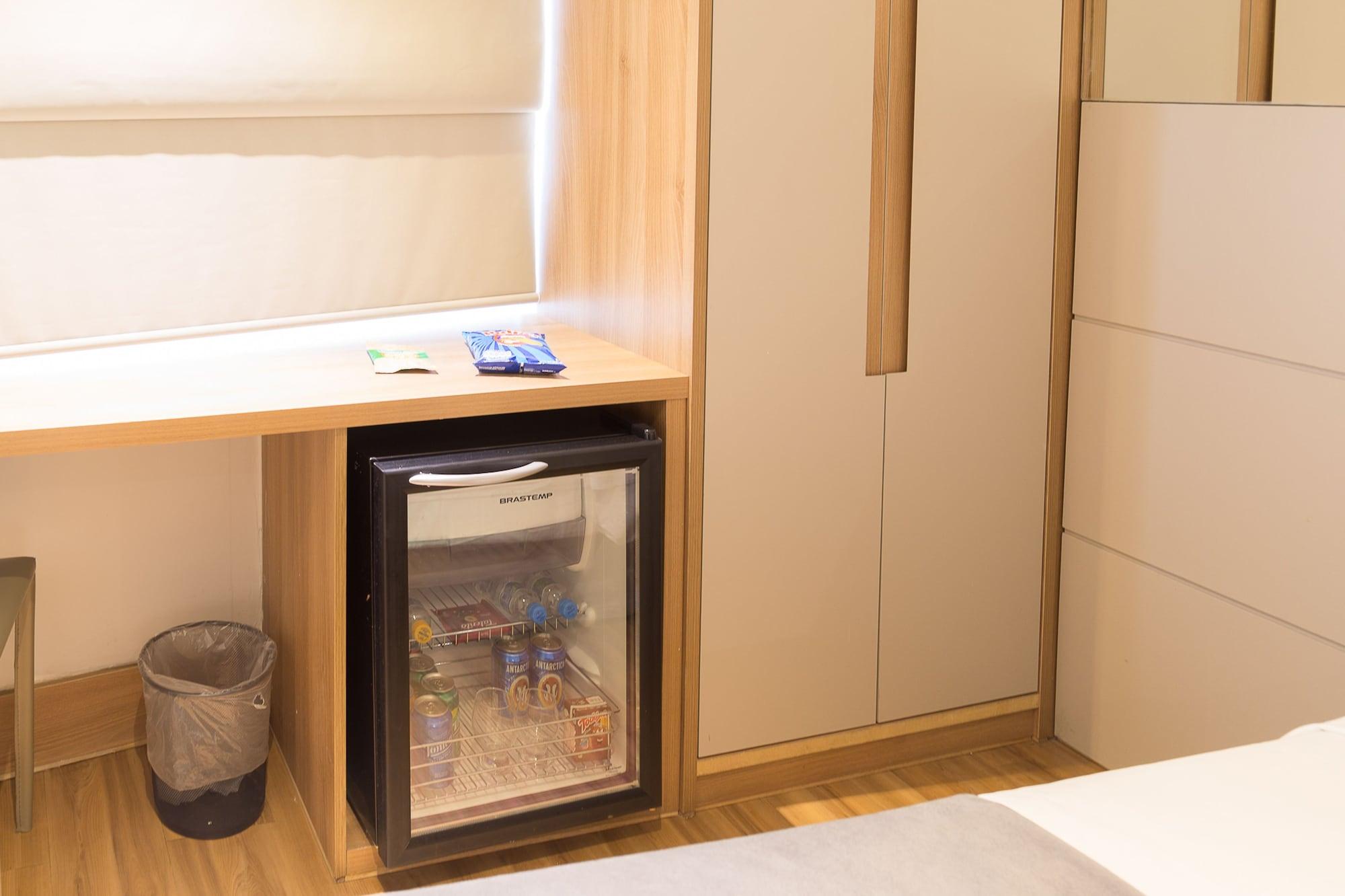Hotel Atlantico Travel Copacabana Rio de Janeiro Exteriör bild A refrigerator in a hotel room