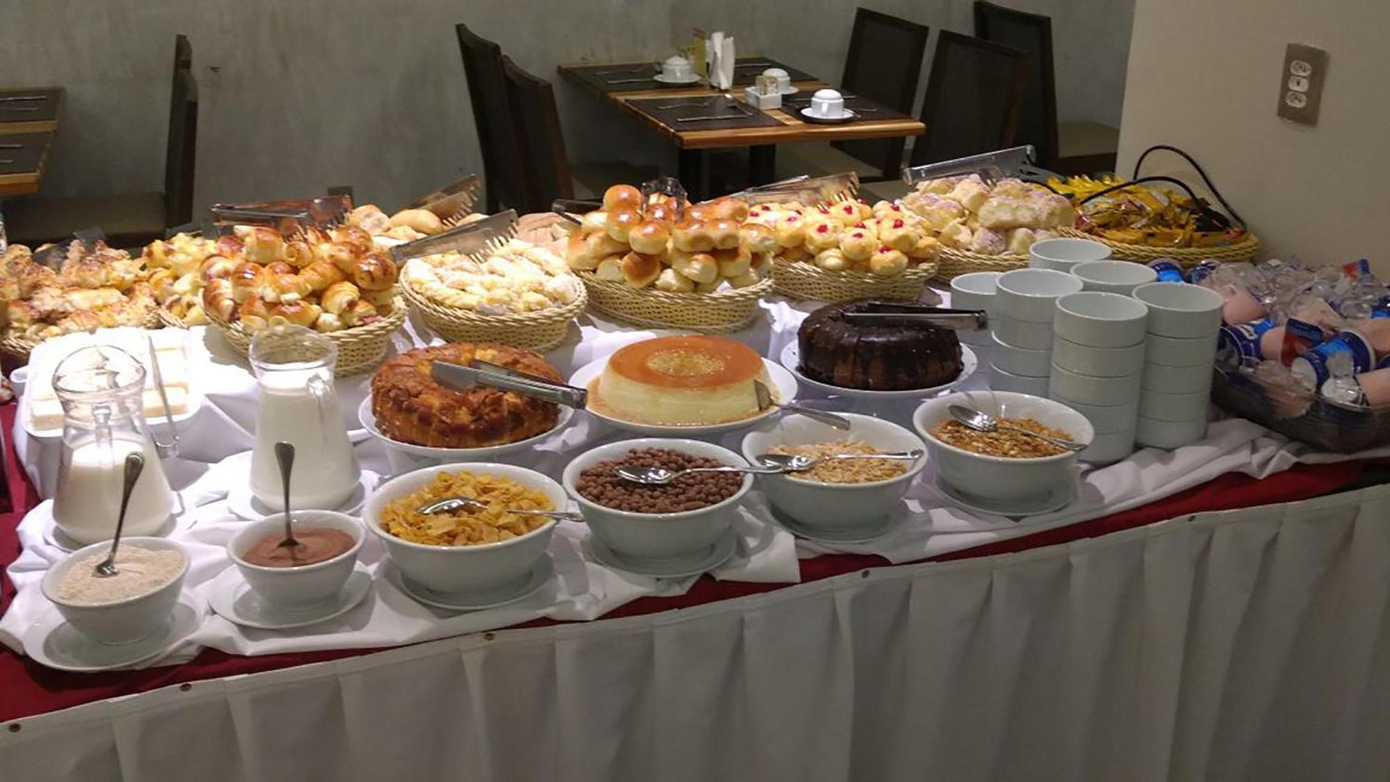 Hotel Atlantico Travel Copacabana Rio de Janeiro Exteriör bild Breakfast buffet