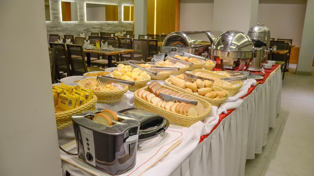 Hotel Atlantico Travel Copacabana Rio de Janeiro Exteriör bild Breakfast buffet at a hotel