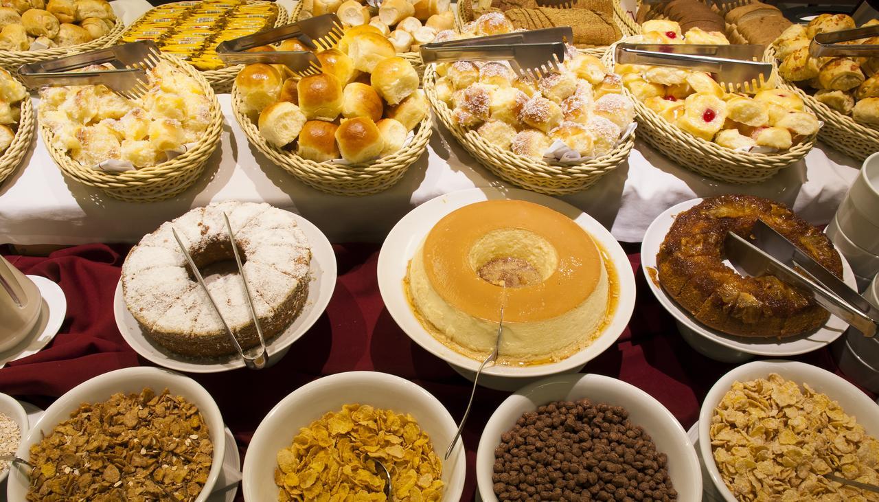 Hotel Atlantico Travel Copacabana Rio de Janeiro Exteriör bild Portuguese breakfast buffet